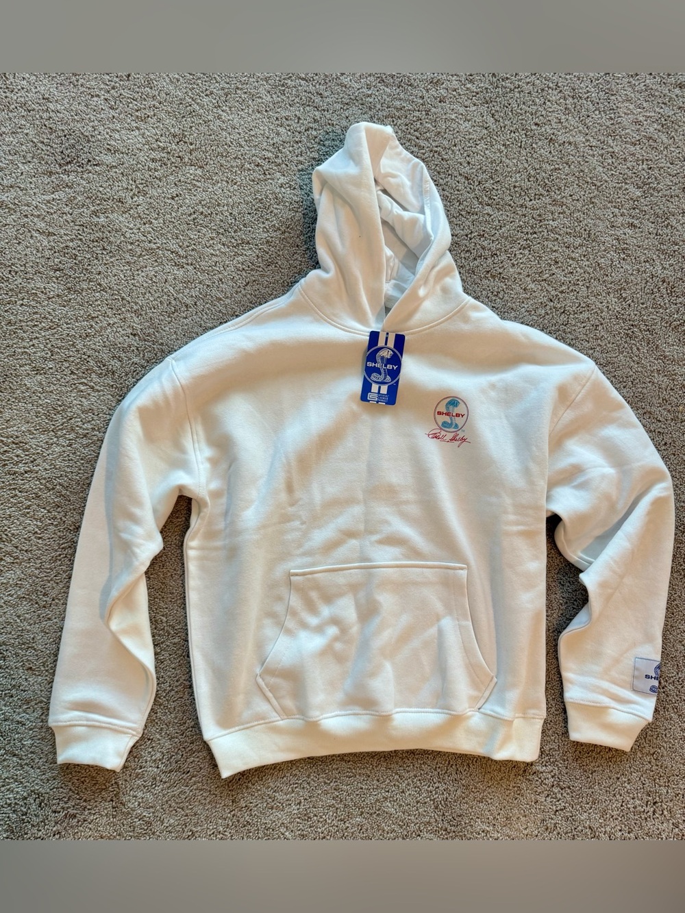 Shelby Carroll Men’s Large White Cobra Mustang Fleece Hoodie. NWT